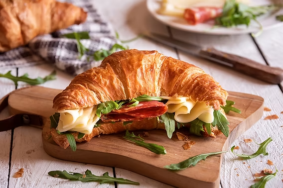 CROISSANT JAMÓN Y QUESO